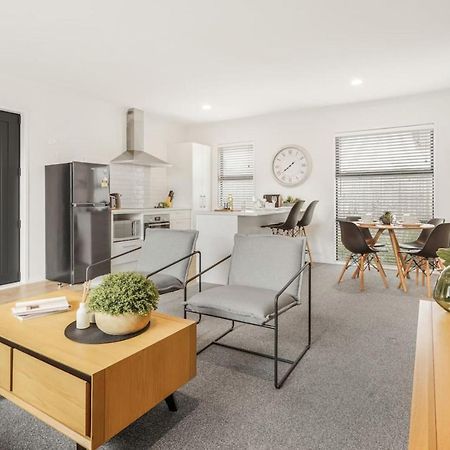 Modern And Central With 2 Ensuites -By Kosh Bnb Hamilton Exteriör bild