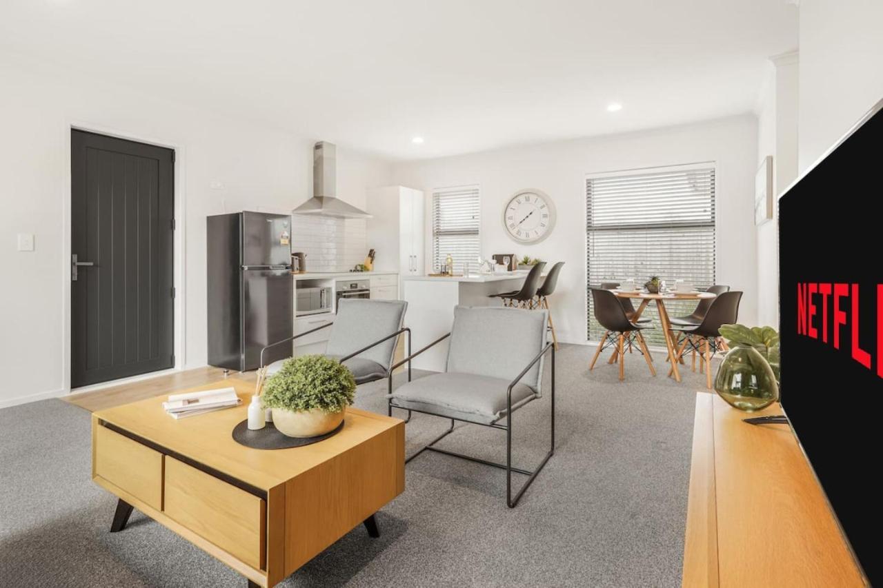 Modern And Central With 2 Ensuites -By Kosh Bnb Hamilton Exteriör bild