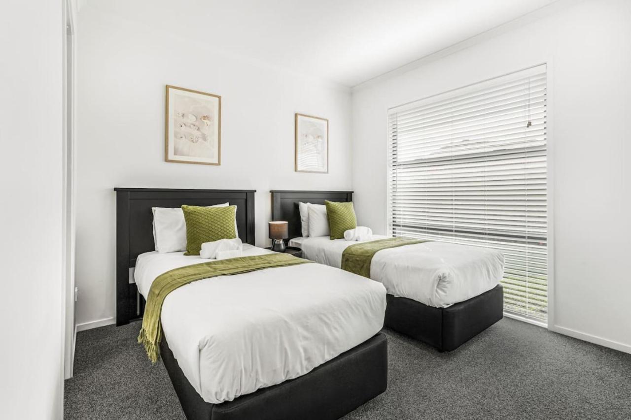 Modern And Central With 2 Ensuites -By Kosh Bnb Hamilton Exteriör bild