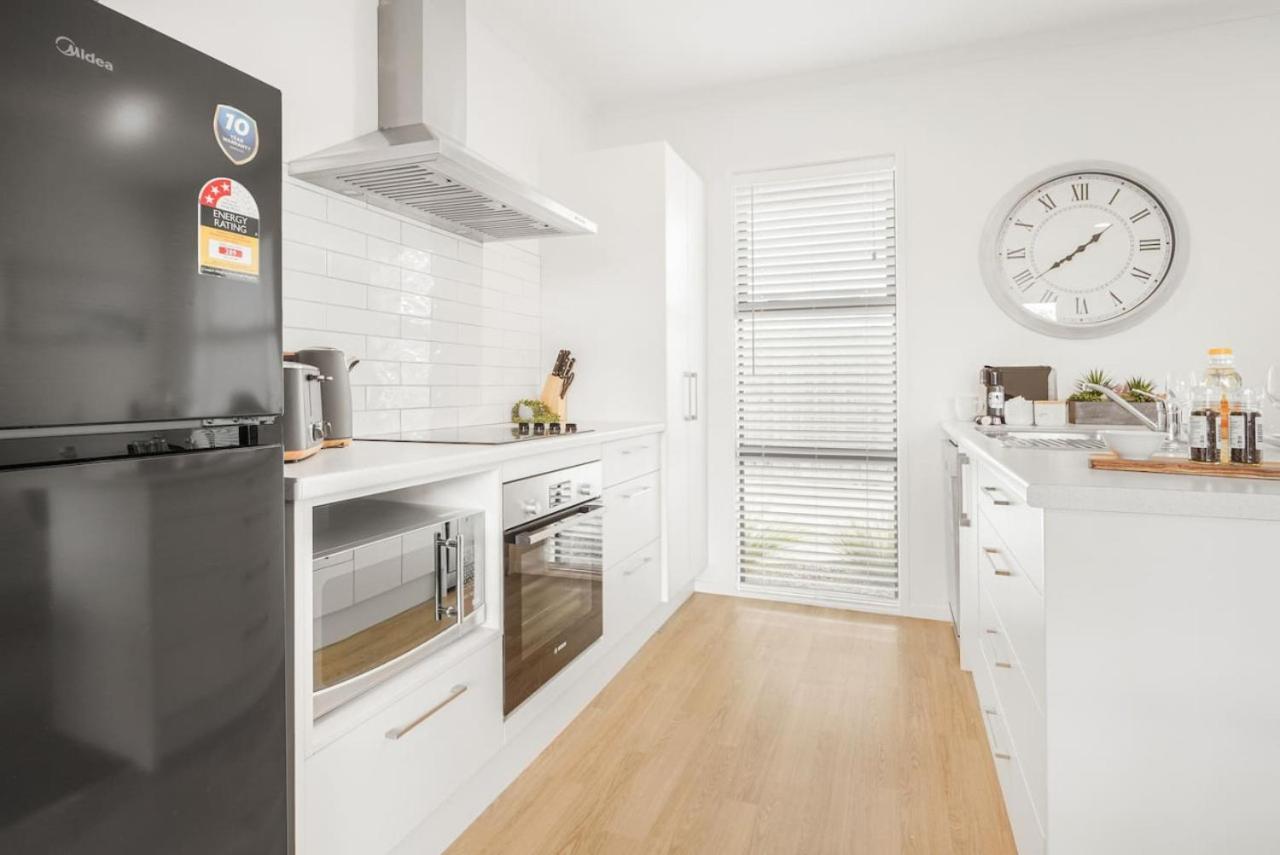 Modern And Central With 2 Ensuites -By Kosh Bnb Hamilton Exteriör bild