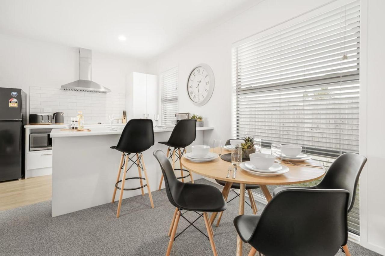 Modern And Central With 2 Ensuites -By Kosh Bnb Hamilton Exteriör bild