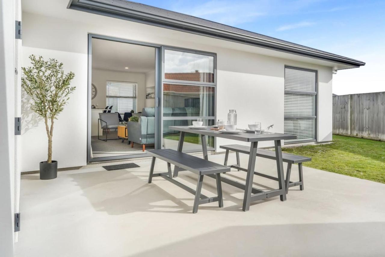 Modern And Central With 2 Ensuites -By Kosh Bnb Hamilton Exteriör bild